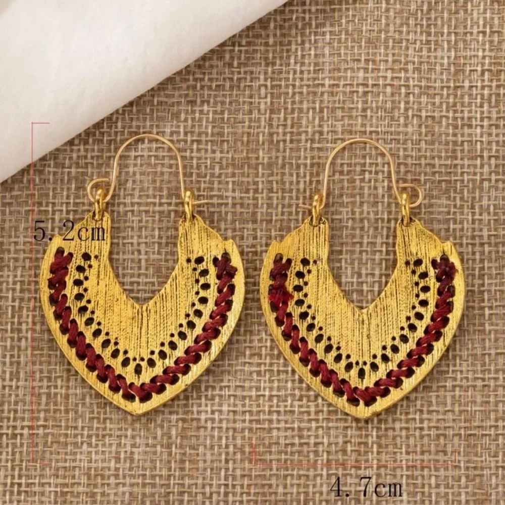 Heart Drops - Tibetan Boho vintage Earrings - Picture 3 of 3